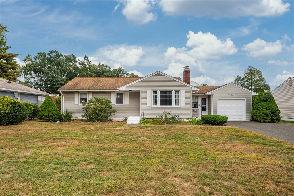 Herrman St, West Springfield, MA 01089