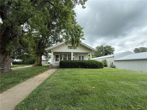111 E Nodaway St, Oregon, MO, 64473-9601 | Card Image