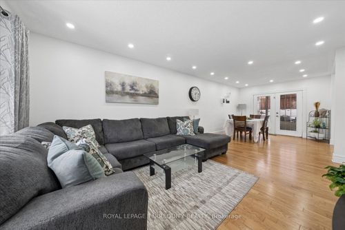 39 Baldwin Lane, Barrie, ON, L4N2W2 | Card Image