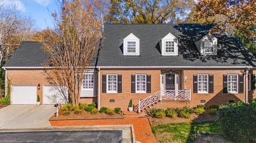 2 Saint Augustine Sq, Greensboro, NC, 27408-3834 | Card Image