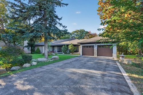 140 Sandringham Dr, North York, ON, M3H1E3 | Card Image