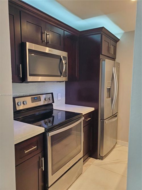 303-8160 Geneva Ct, Doral, FL, 33166 | Card Image