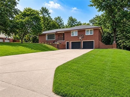 29 Stonecrest, Saint Joseph, MO, 64506-4015 | Card Image