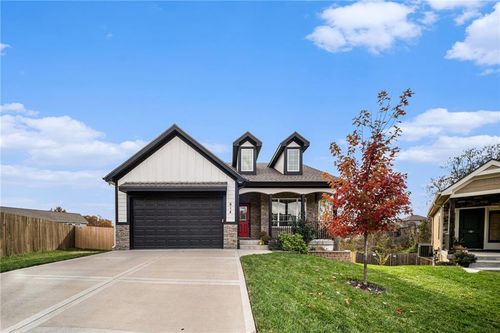 614 Caitlin Ct, Excelsior Springs, MO, 64024-7307 | Card Image