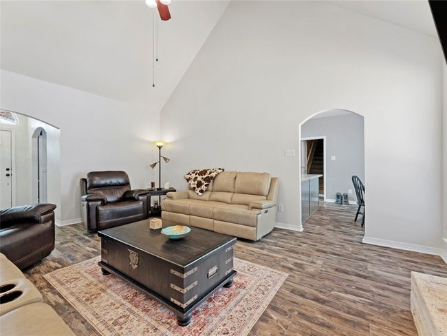 4710 Ashley Cir, House other with 4 bedrooms, 2 bathrooms and null parking in Midlothian TX | Image 9