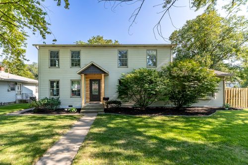 327 Indiana St, Porter, IN, 46304-1727 | Card Image