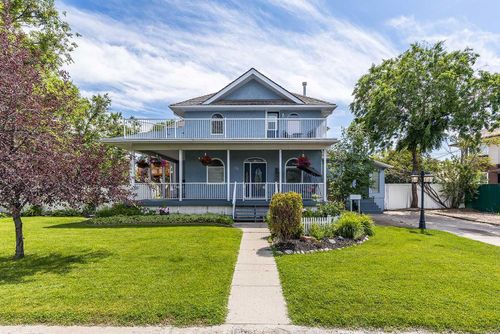 19 8th Street Ne, Medicine Hat, AB, T1A5R2 | Card Image