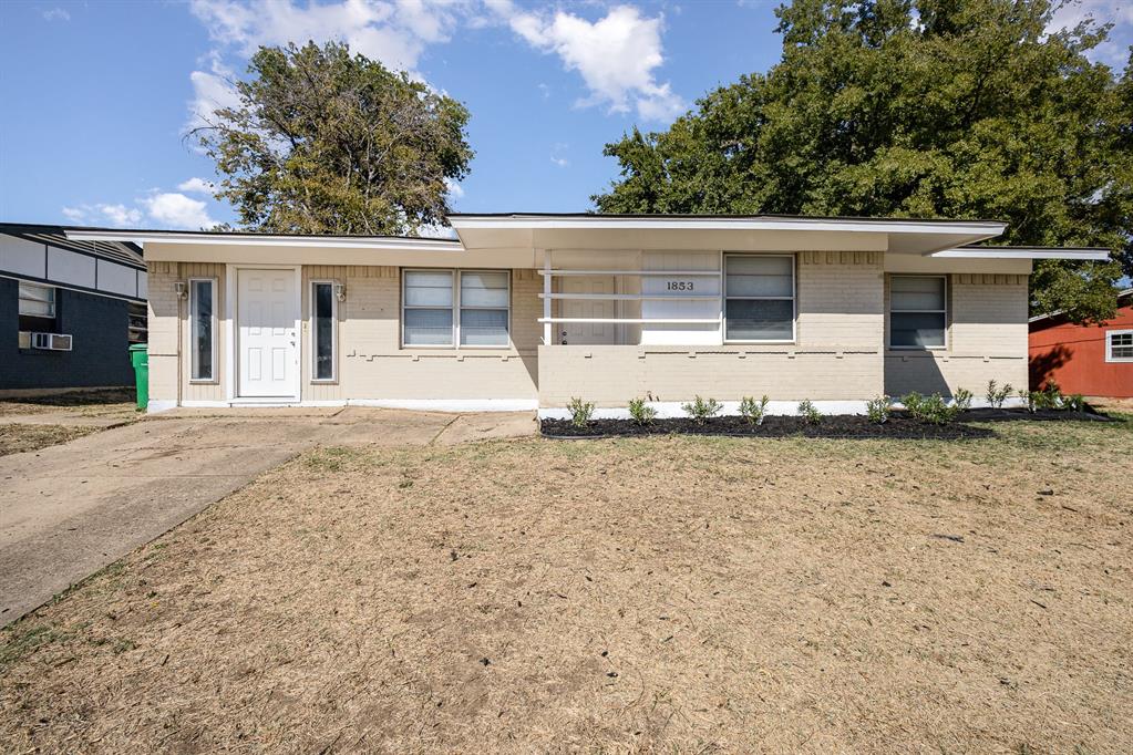 1853 Burning Tree Lane, For Sale in Carrollton Zoocasa