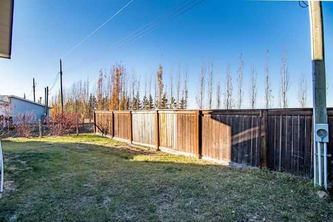 544 Queen Street, House other with 4 bedrooms, 2 bathrooms and 2 parking in Elnora AB | Image 34
