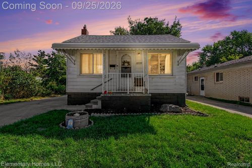 22084 Piper Ave, Eastpointe, MI, 48021-2413 | Card Image
