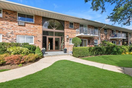 bldg2-apt4a-1 Toms Point Lane, North Hempstead, NY, 11050 | Card Image