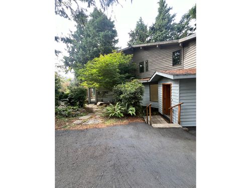527 Eagles Nest Ln, Gleneden Beach, OR, 97388-2012 | Card Image