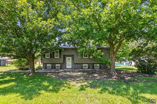 716 Shea St, Burlington, KS, 66839-1243 | Card Image