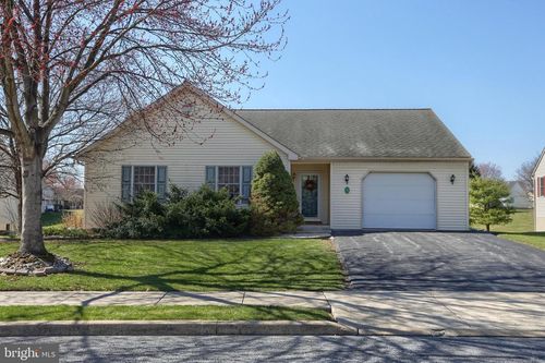 19 Springhouse Dr, MYERSTOWN, PA, 17067-3112 | Card Image