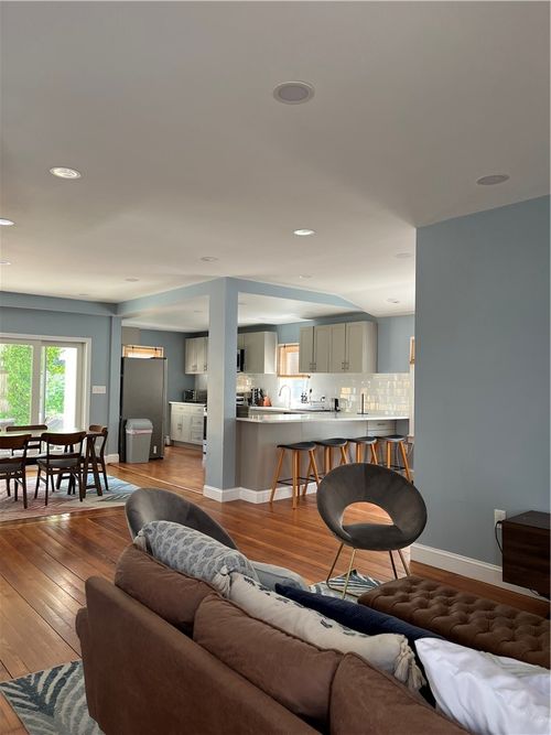 33 Young St, Newport, RI, 02840-3446 | Card Image