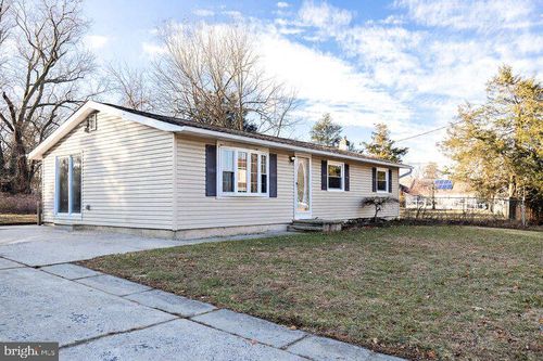 130 Pulaski Ave, BLACKWOOD, NJ, 08012-4642 | Card Image