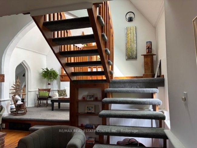 286399 10 Sideroad, House other with 4 bedrooms, 2 bathrooms and 4 parking in Mono ON | Image 19