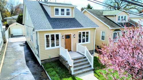 3 Raydol Ave, Secaucus, NJ, 07094-3212 | Card Image
