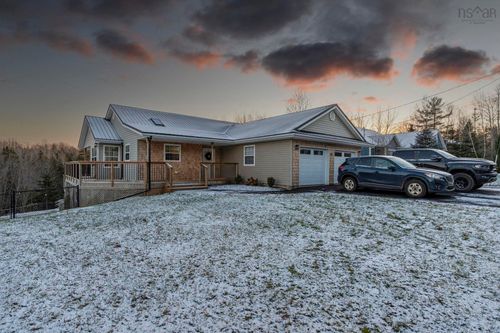 10 Hillside Cres, Stewiacke, NS, B0N2J0 | Card Image