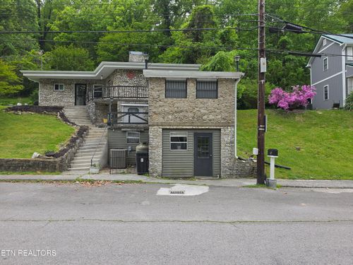 327 Colwyn Ave, Cumberland Gap, TN, 37724-4728 | Card Image