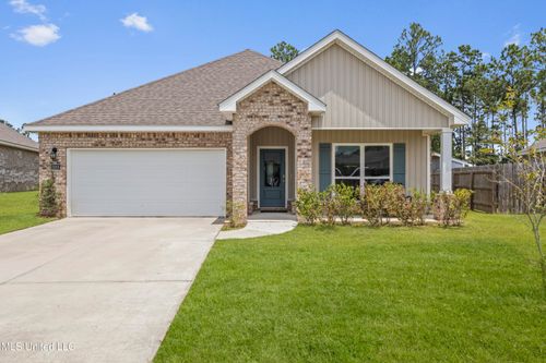 5529 Overland Dr, Biloxi, MS, 39532-8560 | Card Image