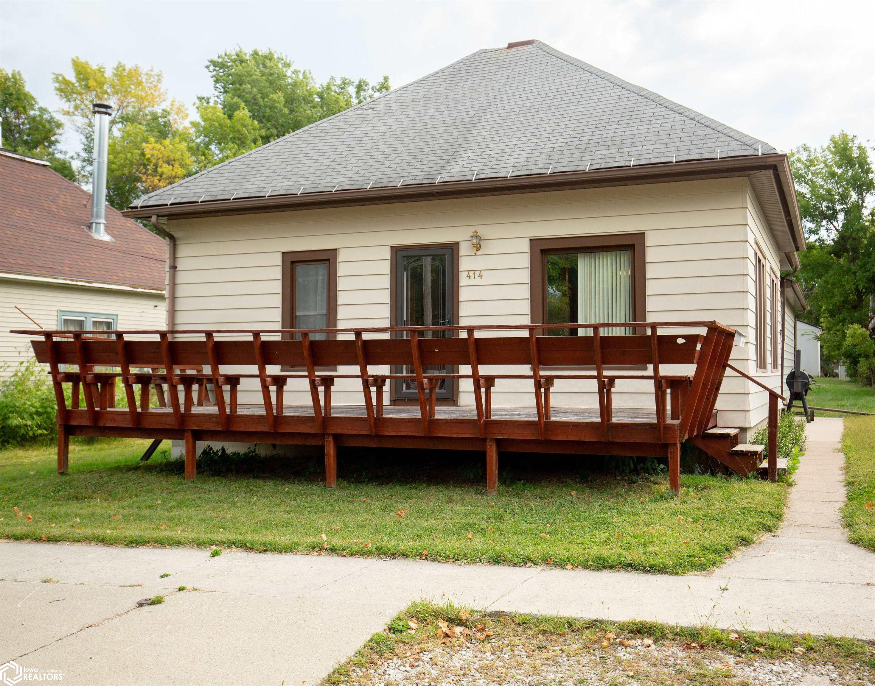 Wooster St, Algona, IA 50511