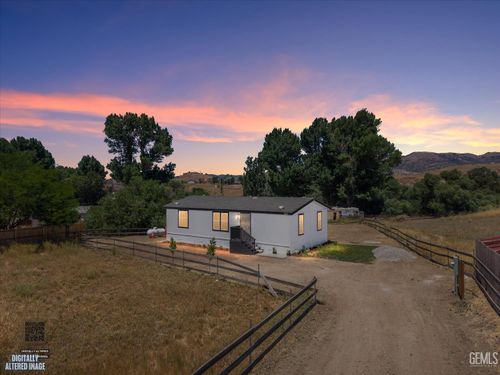 20405 Weston Ave, Tehachapi, CA, 93561 | Card Image