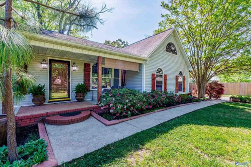 2045 Lindsay Ln S, Athens, AL, 35613-8004 | Card Image