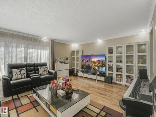 k8-1 Garden Grove Nw, Edmonton, AB, T6J2L3 | Card Image