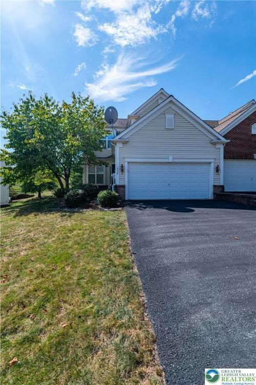 1828 Majestic Dr, Orefield, PA, 18069-9114 | Card Image