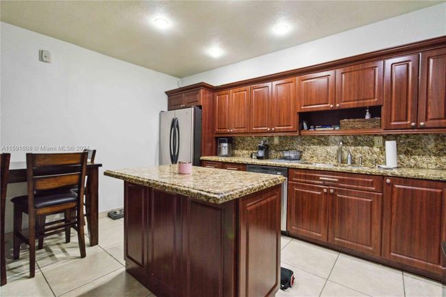 H103 - 7907 Sw 104th St, Condo with 1 bedrooms, 1 bathrooms and null parking in Miami FL | Image 3