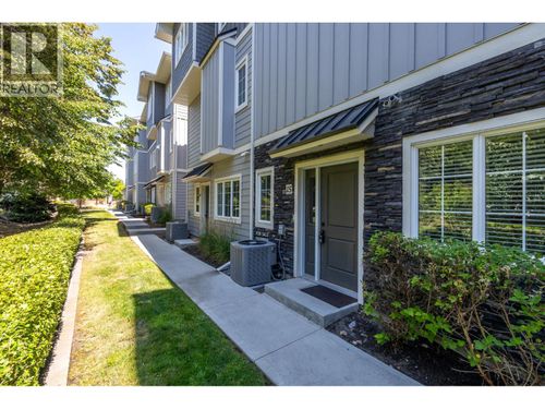 15 - 644 Lequime Rd, Townhouse with 4 bedrooms, 4 bathrooms and 2 parking in Kelowna BC | Card Image