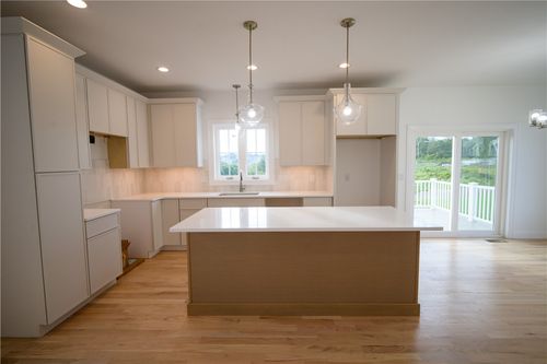 30 Bunker Hill Xing, Portsmouth, RI, 02871-1088 | Card Image