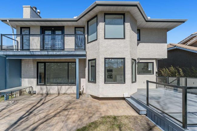 919 Shawnee Dr Sw, House other with 5 bedrooms, 4 bathrooms and 4 parking in Calgary AB | Image 44