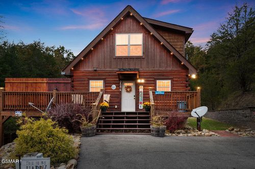 2594 Windfall Estates Dr, Sevierville, TN, 37876-0928 | Card Image