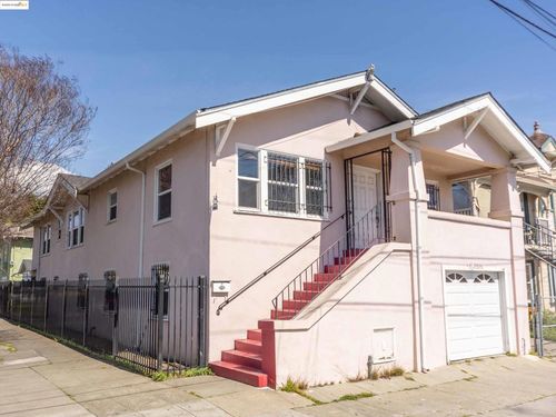 3300 E 17th St, Oakland, CA, 94601-3054 | Card Image