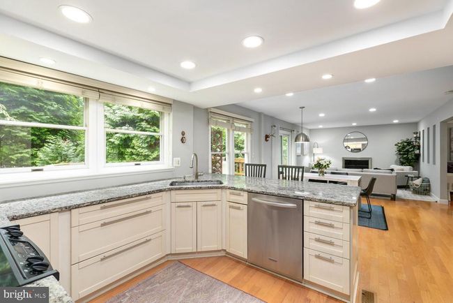 11603 Deer Forest Rd, House other with 5 bedrooms, 4 bathrooms and null parking in RESTON VA | Image 5