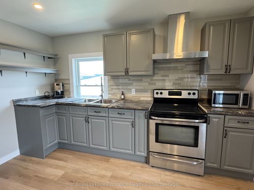 2-317 Durham Street, Kincardine, ON, N2Z2X9 | Card Image