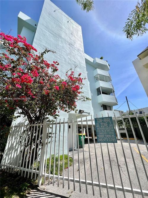 apt-303-1990 Marseille Dr, Miami Beach, FL, 33141-3402 | Card Image