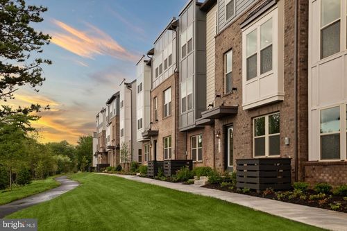 2174 Glacier Rd, HERNDON, VA, 20170 | Card Image