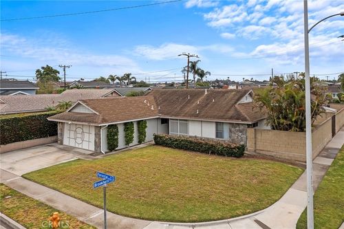 10022 Forrestal Dr, Huntington Beach, CA, 92646-3718 | Card Image