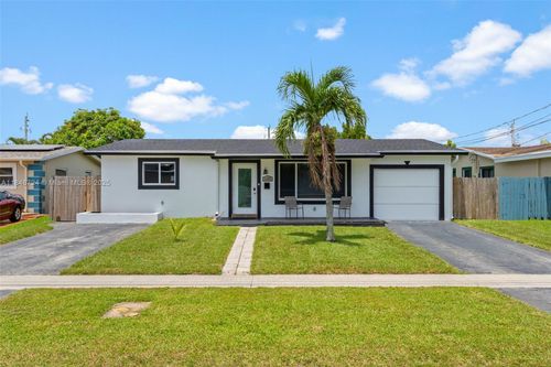 2485 Nw 84th Way, Sunrise, FL, 33322-3335 | Card Image