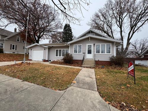 438 10th Ave N, Fort Dodge, IA, 50501-2504 | Card Image