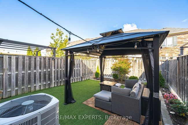 29 Delight Way, House attached with 3 bedrooms, 3 bathrooms and 1 parking in Whitby ON | Image 33