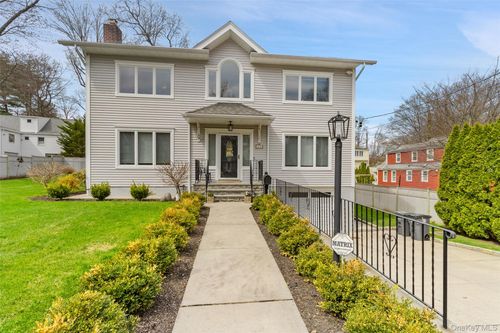 24 Jennings Rd, White Plains, NY, 10605-4303 | Card Image