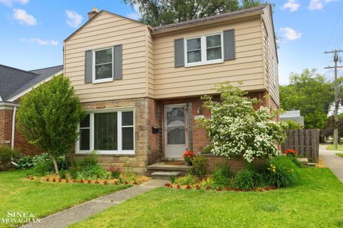 1284 Brys Dr, Grosse Pointe Woods, MI, 48236-1017 | Card Image
