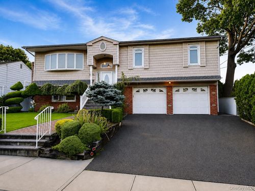 586 Harless Pl, West Hempstead, NY, 11552-3502 | Card Image