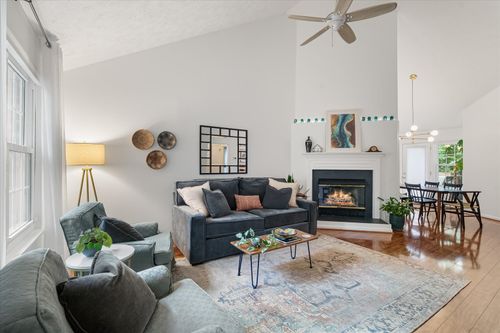 913 Fallview Trl, Nashville, TN, 37211-6839 | Card Image