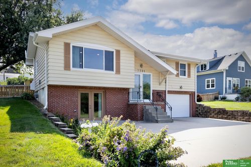 7721 S 42nd Street, Bellevue, NE, 68147 | Card Image