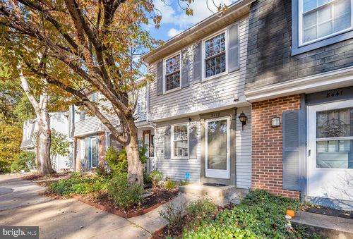 8439 Lazy Creek Ct, SPRINGFIELD, VA, 22153-3843 | Card Image
